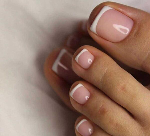 عکس کاشت ناخن پا فرنچ