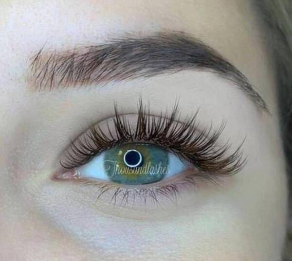 عکس کاشت مژه گیاهی