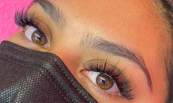 کاشت عکس کارتونی مژه کار