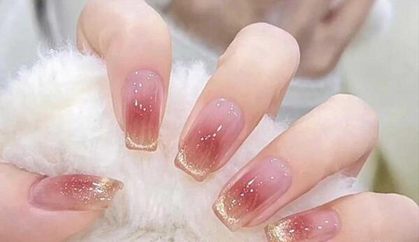 عکس طرح کاشت ناخن جدید ۲۰۲۳