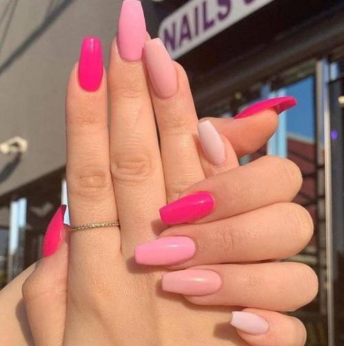 عکس کاشت ناخن دخترانه رنگ صورتی