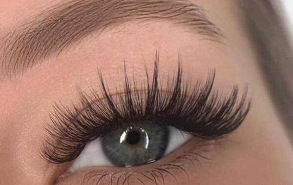 عکس کاشت مژه برای پروفایل