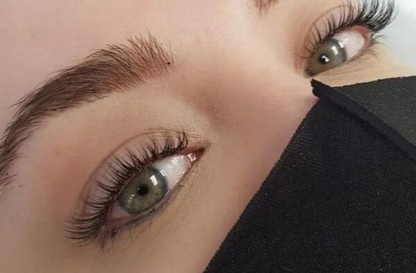 عکس چشم با کاشت مژه