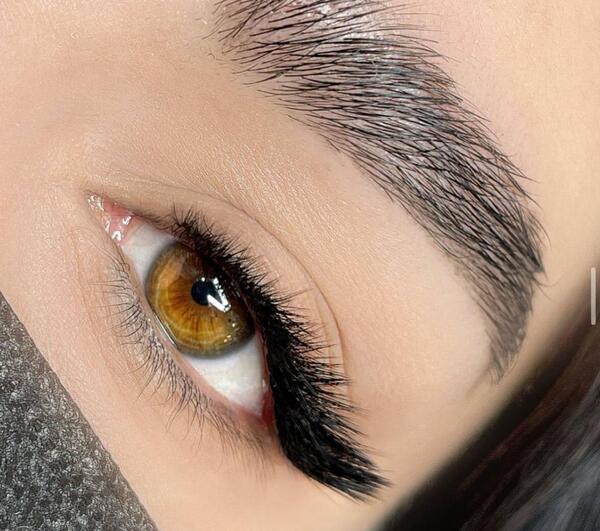عکس چشم با کاشت مژه