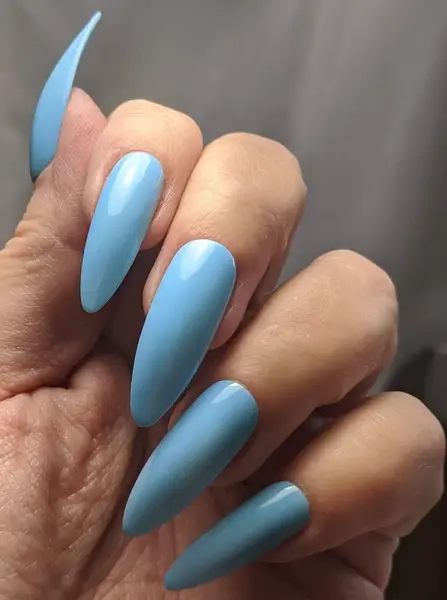 عکس کاشت ناخن آبی آسمانی
