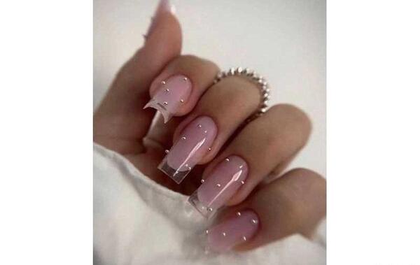 عکس کاشت ناخن با پودر کلیر