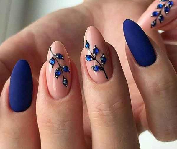عکس کاشت ناخن رنگ ابی کاربنی