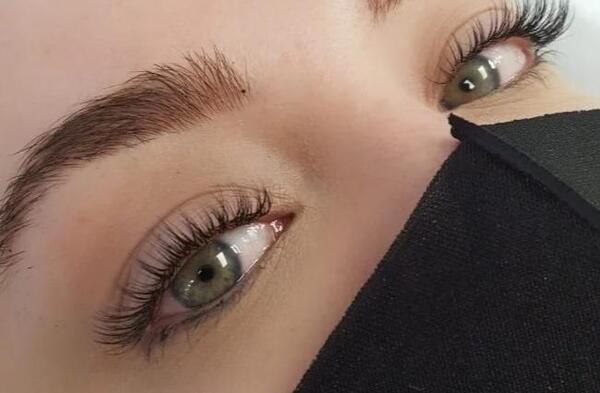 دانلود عکس کاشت مژه طبیعی