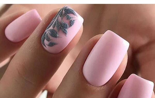 عکس کاشت ناخن رنگ طبیعی