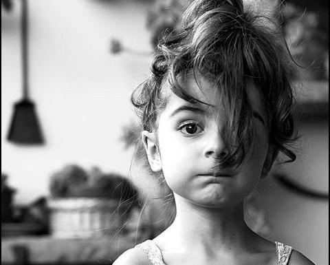 عکس دختر بچه های چشم رنگی خوشگل