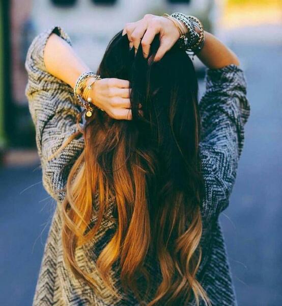 عکس تصویر زمینه دختر غمگین