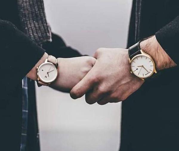 عکس تصویر زمینه دست عاشقانه