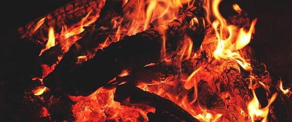عکس تصویر زمینه آتشی