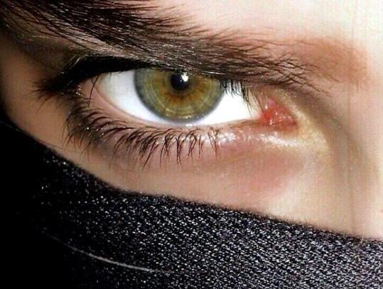 عکس چشم عسلی واقعی برای پروفایل