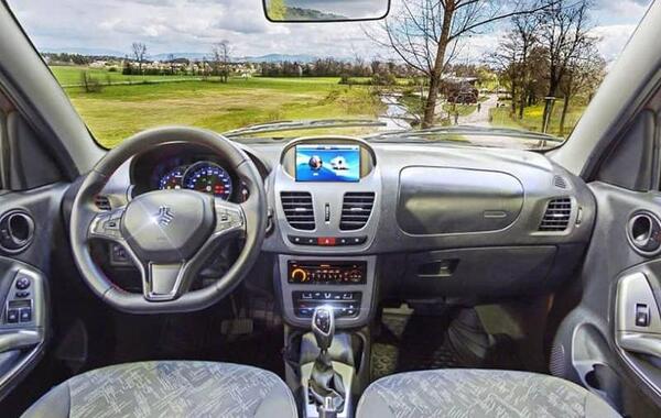 عکس از داخل کابین ساینا s