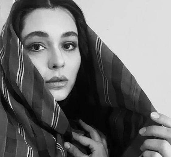 عکس سانیا سالاری در ستایش سه