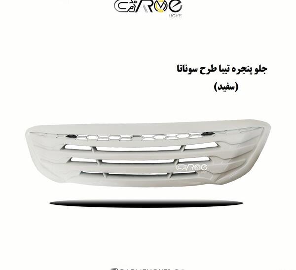 عکس جلو پنجره کوییک