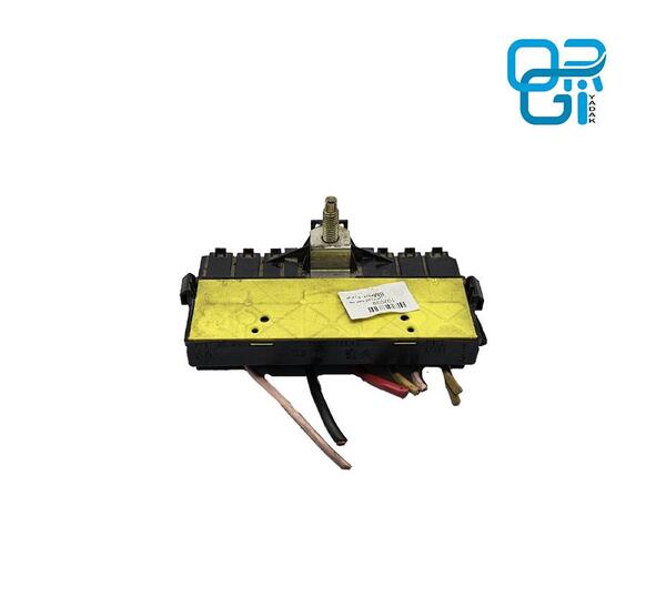 عکس جعبه فیوز کوییک داخل موتور