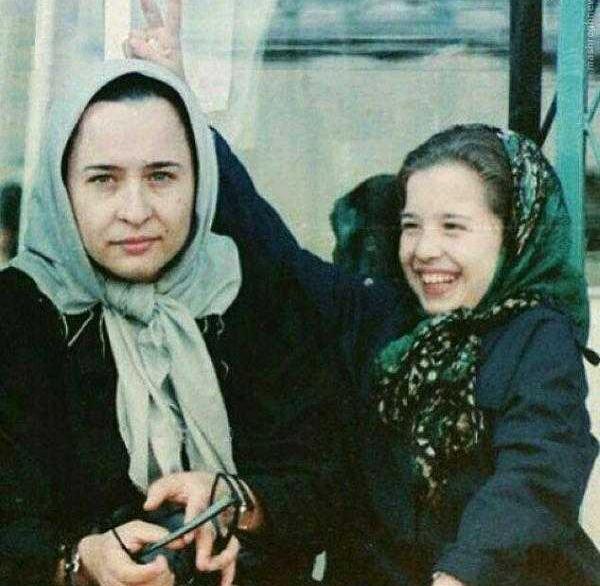 عکس مهراب شریفی نیا و مادرش