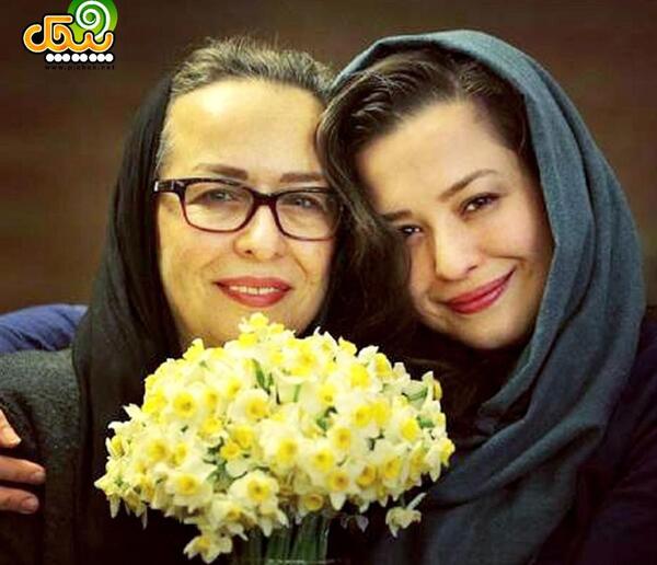 عکس مهراوه شریفی نیا و مادرش
