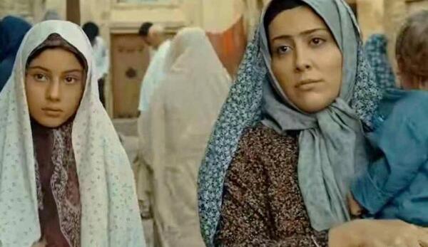 عکس آشا محرابی با مادرش