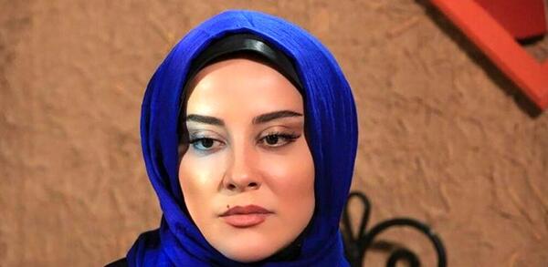 عکس آشا محرابی با مادرش