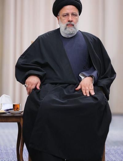 عکس رئیسی و امام خامنه ای