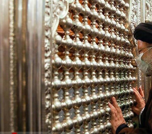 عکس های رئیسی در حرم امام رضا