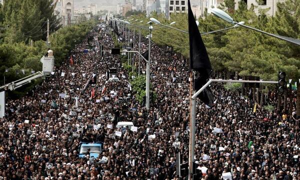 عکس شهید رئیسی در مشهد
