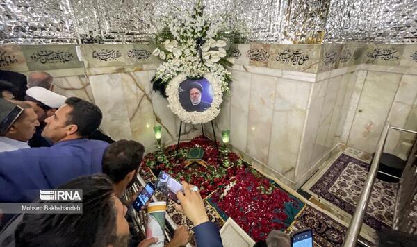 عکس قبر آقای رئیسی در مشهد