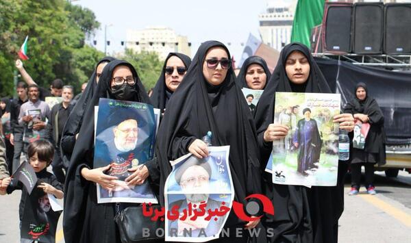 عکس فرزندان رئیسی در مراسم خاکسپاری