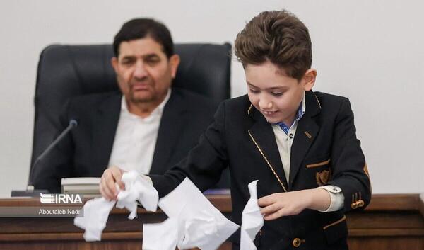 عکس معاون رئیسی مخبر