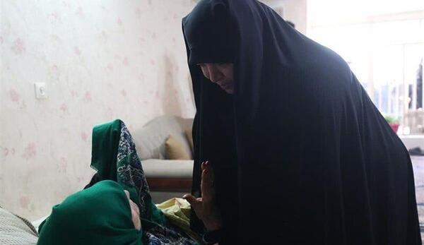 عکس مادر رئیسی و همسرش