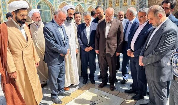 عکس شهید رئیسی و قالیباف