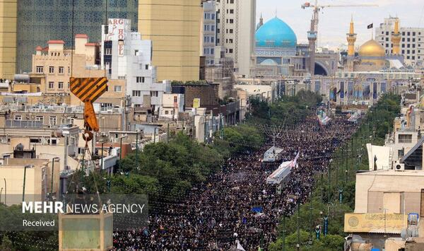 عکس شهید رئیسی در سیل