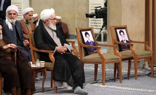 عکس شهید رئیسی با رهبری