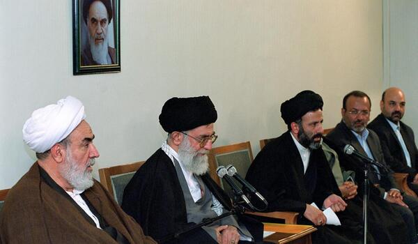 پروفایل عکس رئیسی با رهبر