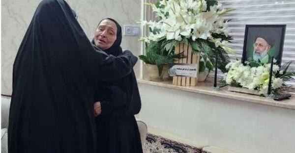 عکس آقای رئیسی با شال سبز