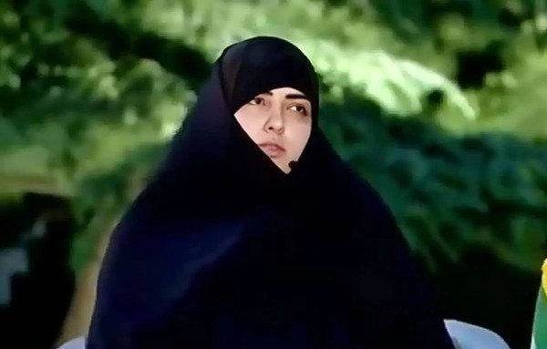عکس آقای رئیسی با شال سبز