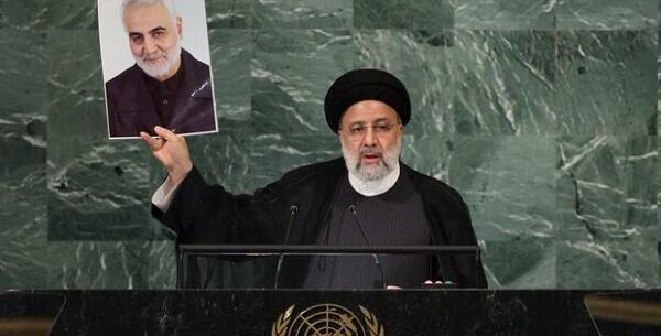 عکس شهید رئیسی با رهبر و سردار سلیمانی
