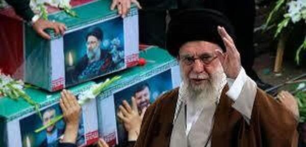عکس رئیسی در کنار خامنه ای