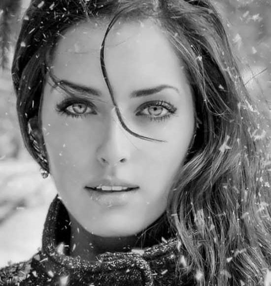 عکس دختر زیبا برای پس زمینه گوشی