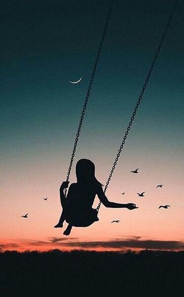 غمگین عکس دختر تنها کنار پنجره