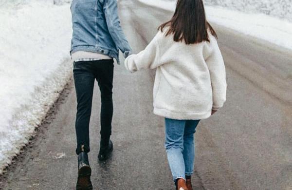 عکس دونفره زیر برف