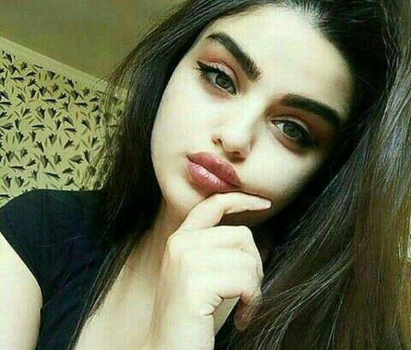 عکس پروفایل دختر مشکی پوش