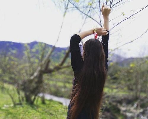 عکس پروفایل دختر مو مشکی بلند از پشت