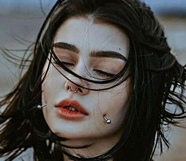 عکس پروفایل دختر تخس و مغرور