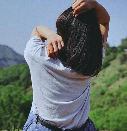 عکس پروفایل دختر مو کوتاه از پشت