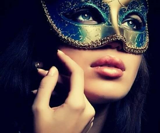 عکس دختر نقاب دار برای پروفایل