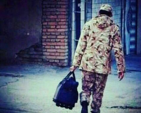 عکس دلتنگی مادر برای پسر سربازش